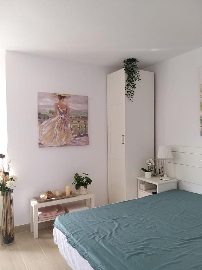Neu Renoviertes, Huebsches Und Gemuetliches Appartement Mit Balkon Und Meerblick Costa De Antigua Zewnętrze zdjęcie